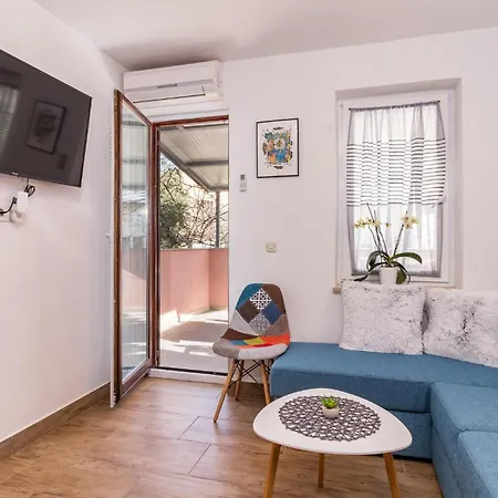 Gorgeous In With Kitchen